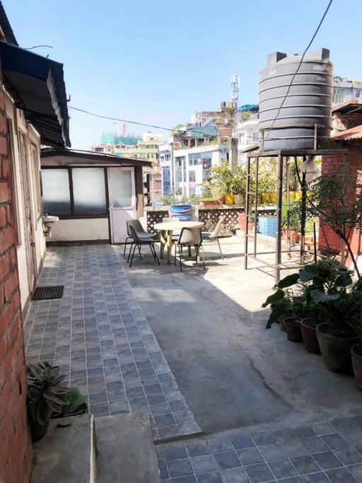 Kathmandu Midtown Hostel ภายนอก รูปภาพ